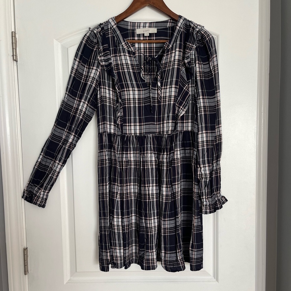 Like new XS navy and pink plaid long sleeve dress